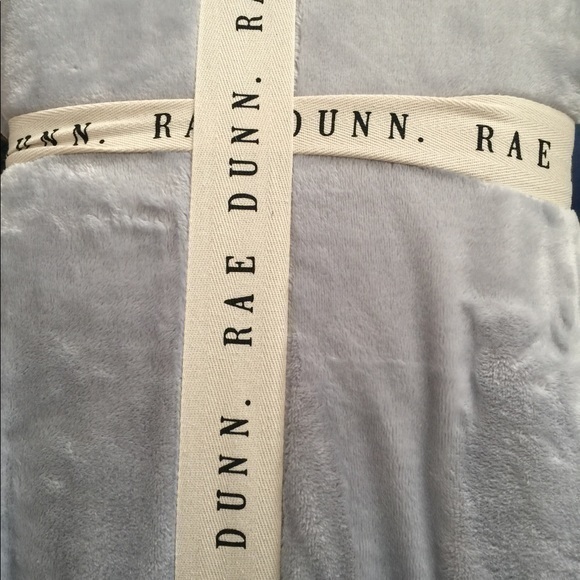 NWT‎ Rae Dunn Blanket - Picture 4 of 5